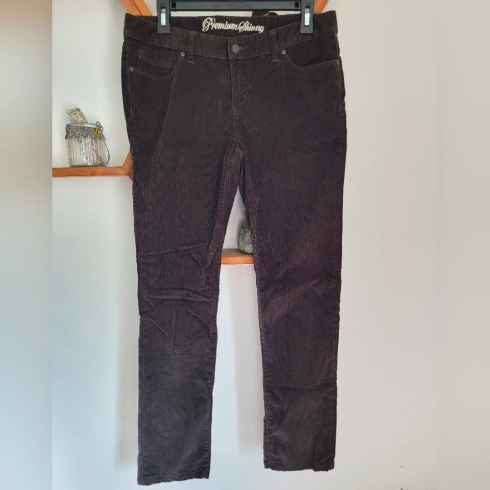 Dark brown corduroy skinny pants